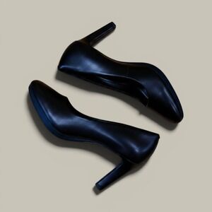 Clarks Collection Adriel Viola Black Leather Platform Pumps Heels Size 10 M